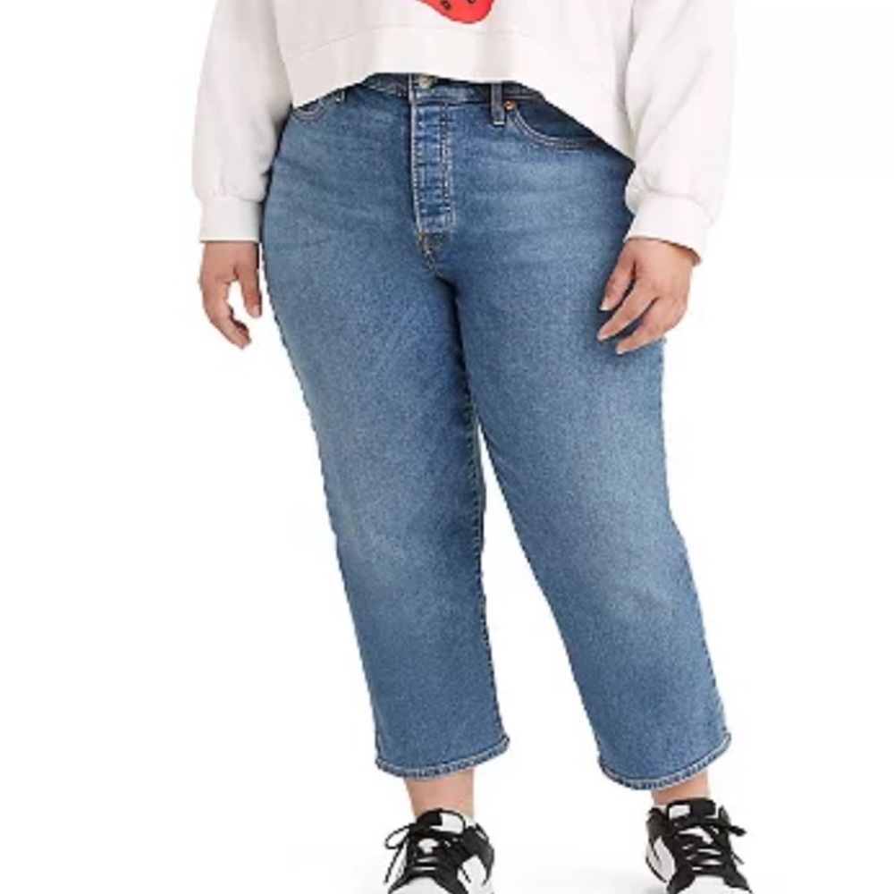 SOLD! Levi’s 16w Wedgie Straight plus size